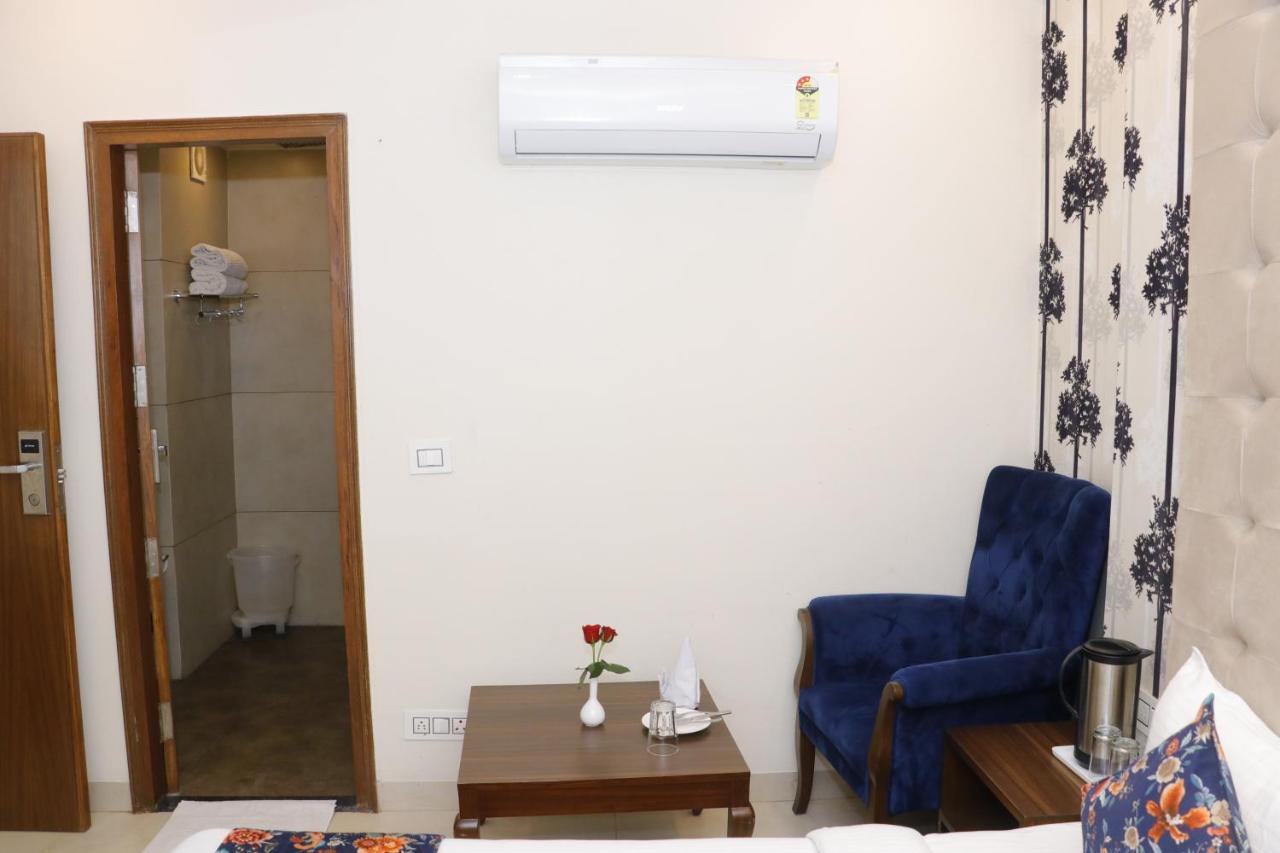 Hotel S C Residency Zirakpur Extérieur photo