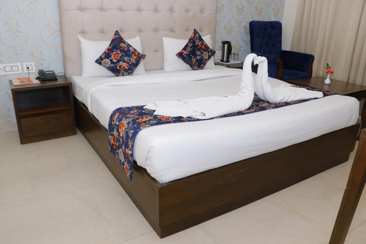 Hotel S C Residency Zirakpur Extérieur photo