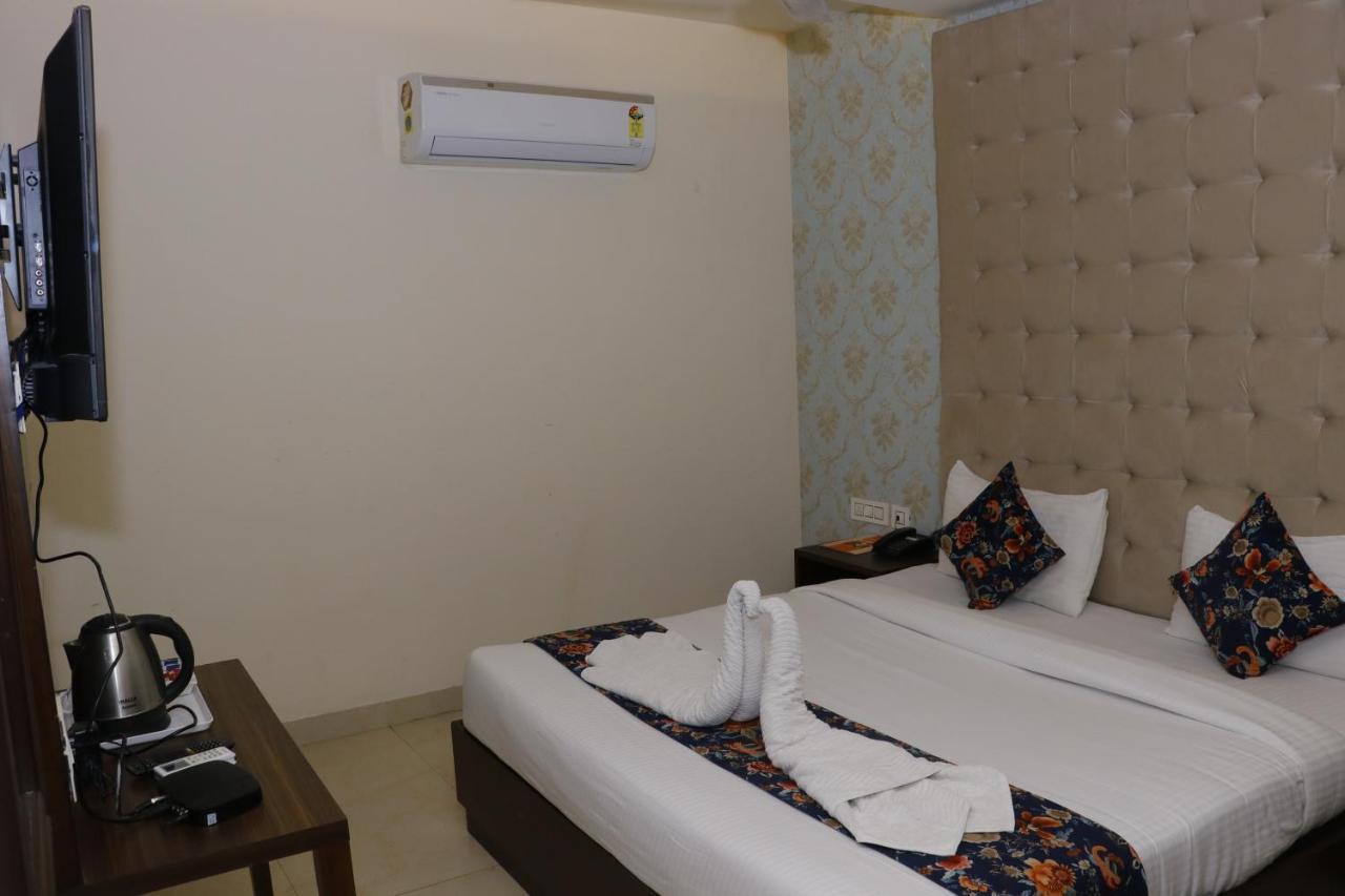 Hotel S C Residency Zirakpur Extérieur photo