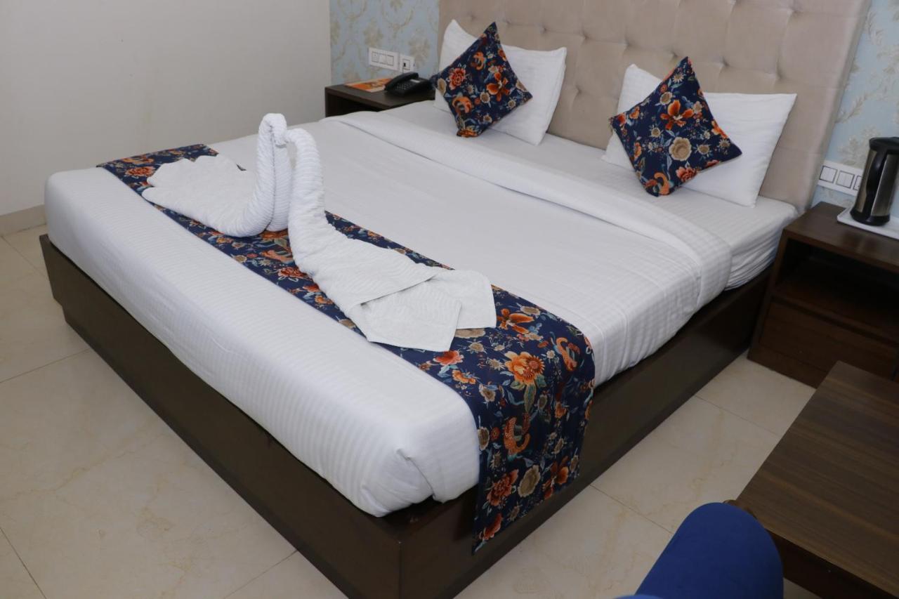 Hotel S C Residency Zirakpur Extérieur photo